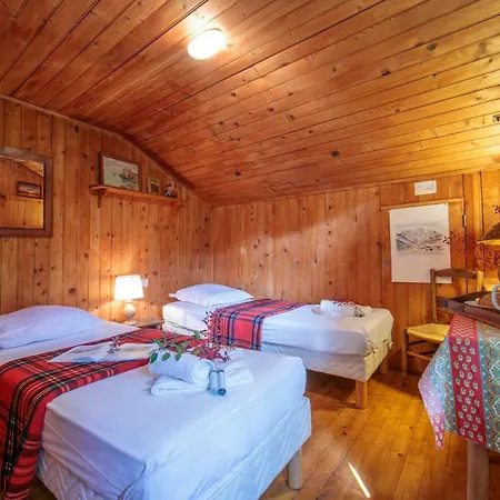 Montroc Chalet Sleeps 6 *