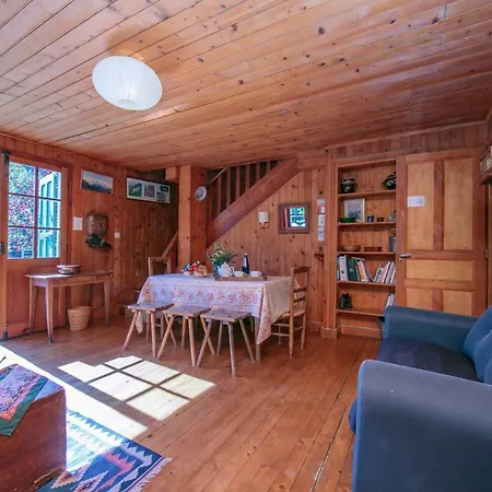Chalet Montroc Chalet Sleeps 6 *