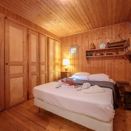 Montroc Chalet Sleeps 6 *